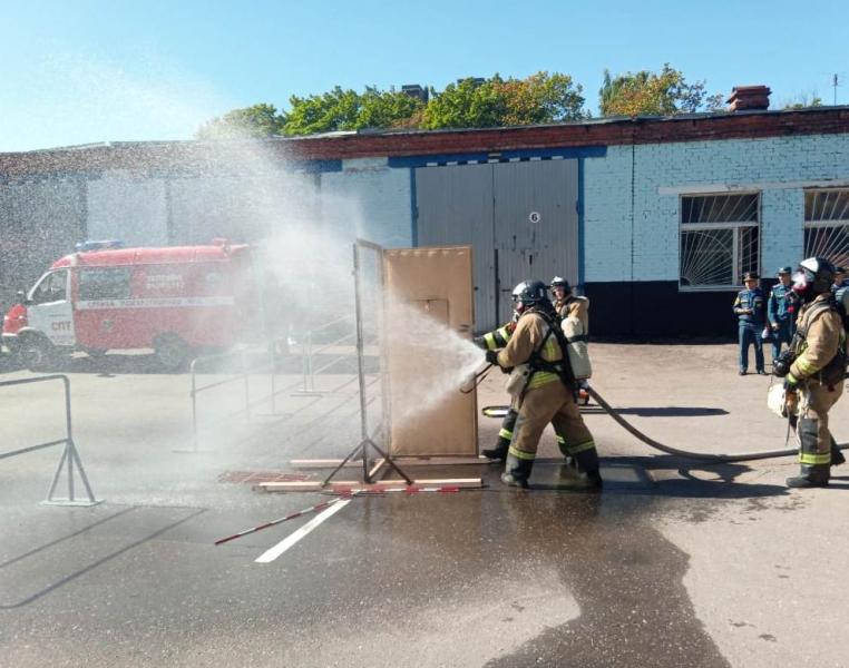 Финальный этап смотра-конкурса «Лучшее звено газодымозащитной службы» начался в Мытищах.