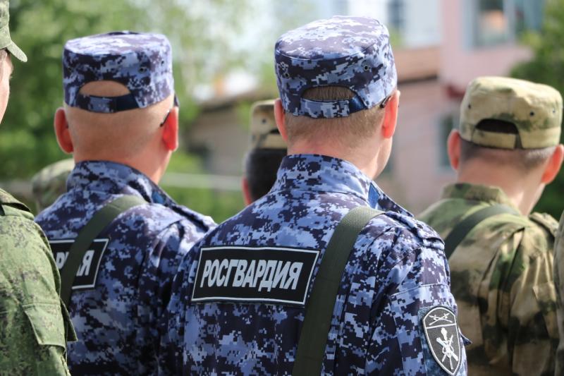 В ЕКАТЕРИНБУРГЕ СОТРУДНИКИ ВНЕВЕДОМСТВЕННОЙ ОХРАНЫ РОСГВАРДИИ ПРЕСЕКЛИ ДВЕ КРАЖИ