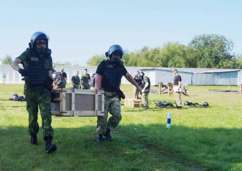 Сотрудники спецназа УФСИН участвовали в военизированной эстафете