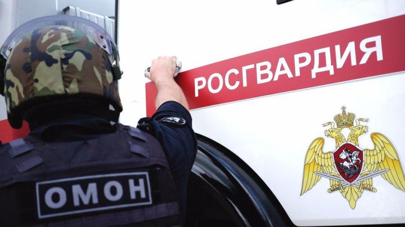 ПРИ УЧАСТИИ ОМОН В ТАГАНРОГЕ ЗАДЕРЖАНЫ ПОДОЗРЕВАЕМЫЕ В НЕЛЕГАЛЬНОМ ПРОИЗВОДСТВЕ АЛКОГОЛЯ