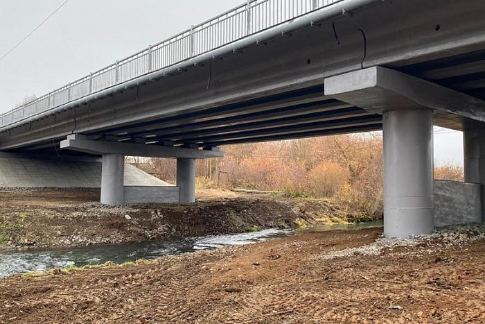 В Сунском районе отремонтировали мост через реку Суна
