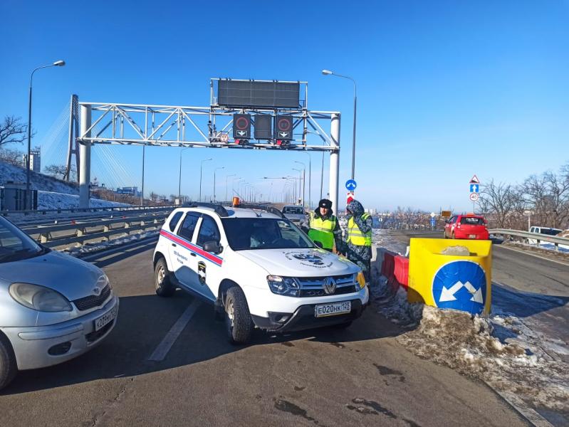 В Приморье в режим повышенной готовности переведена охрана Русского моста