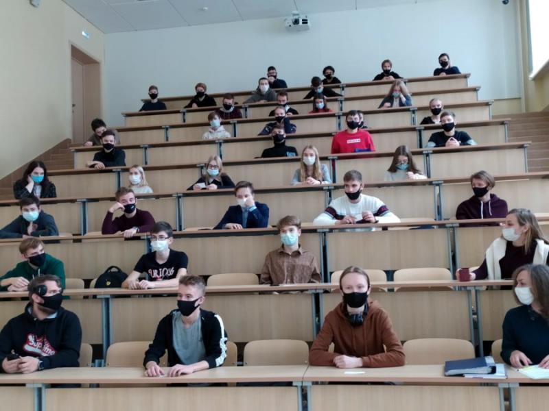 Активисты ОНФ провели со студентами довузовской подготовки Мордовского госуниверситета беседу о профилактике ДТП