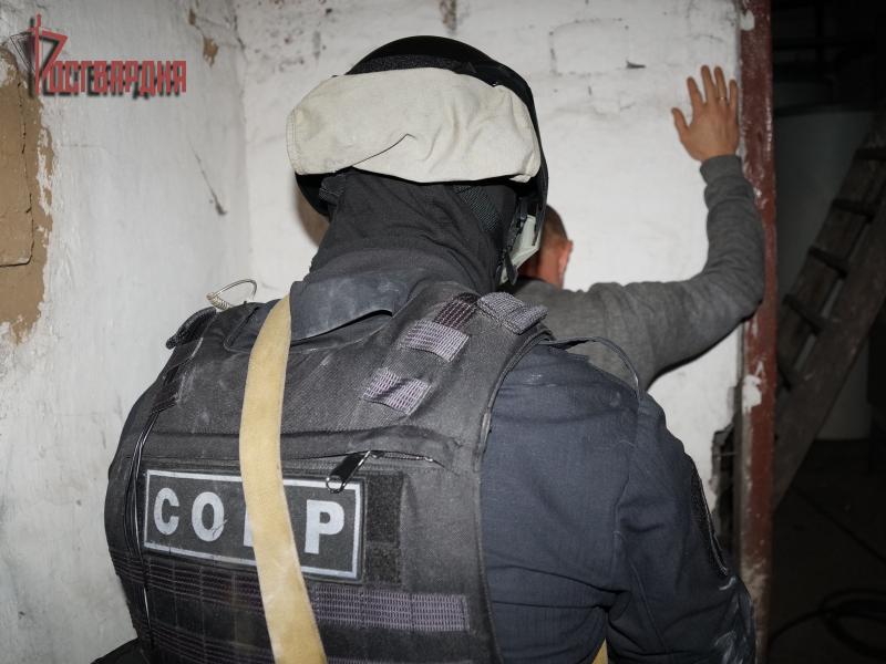 В Приангарье при взаимодействии сотрудников СОБР Росгвардии пресечена деятельность производителей немаркированной алкогольной продукции