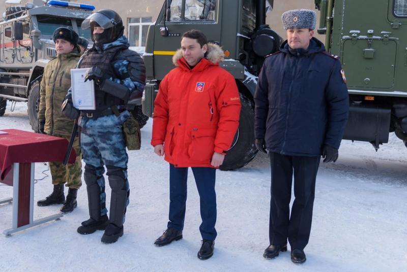 Губернатор Мурманской области поздравил с наступающим Днём защитника Отечества личный состав региональной Росгвардии