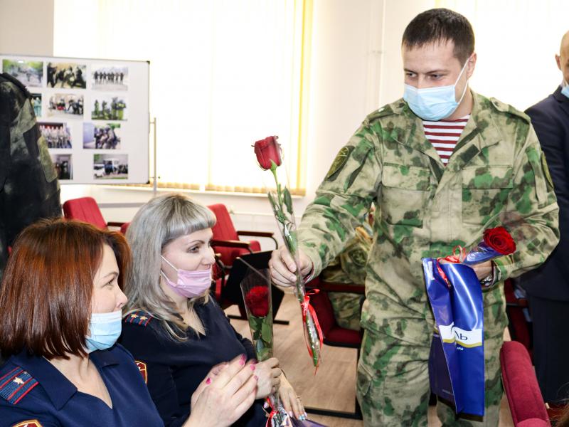 В Управлении Росгвардии по Республике Алтай поздравили женщин с наступающим Международным женским днём