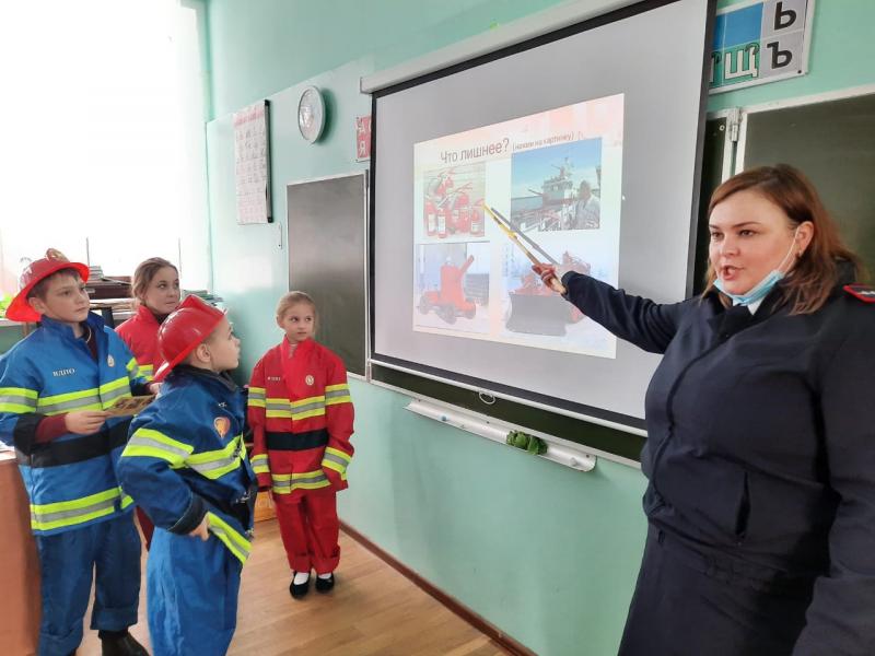 С учащимися города Сафоново состоялся разговор о пожарной безопасности.