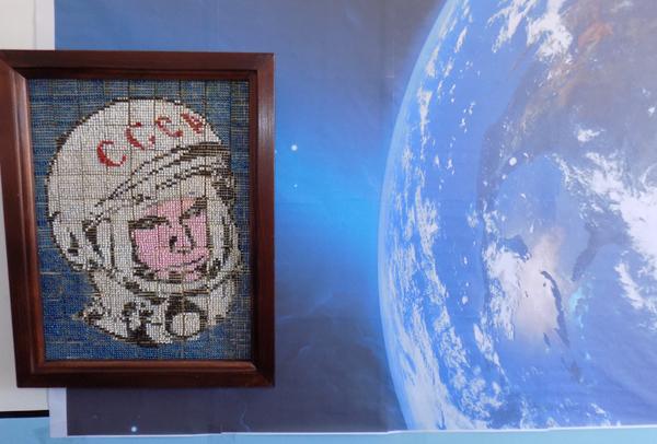 В исправительных колониях ГУФСИН России по Кемеровской области-Кузбассу прошел творческий конкурс поделок, приуроченный к 60-летию первого полета человека в космос