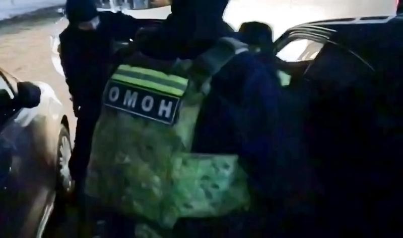В Оренбурге при поддержке спецназа Росгвардии задержан подозреваемый в вымогательстве