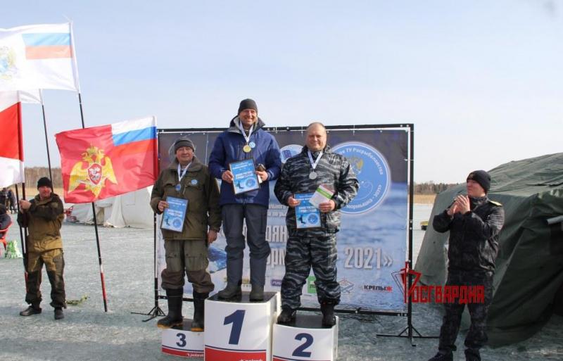 В Тюменской области команда Росгвардии стала призёром турнира по зимней рыбалке