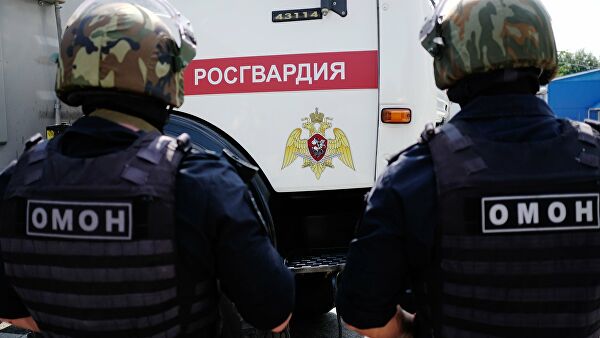 Сотрудники ОМОН задержали псковичку с признаками наркотического опьянения