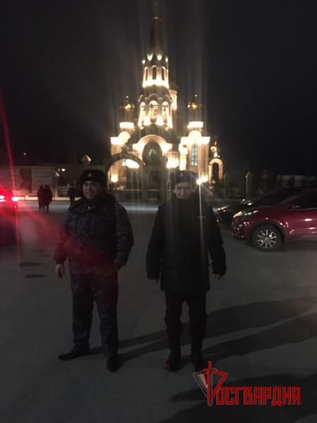 На Ямале росгвардейцы приняли участие в охране общественного порядка в пасхальную ночь