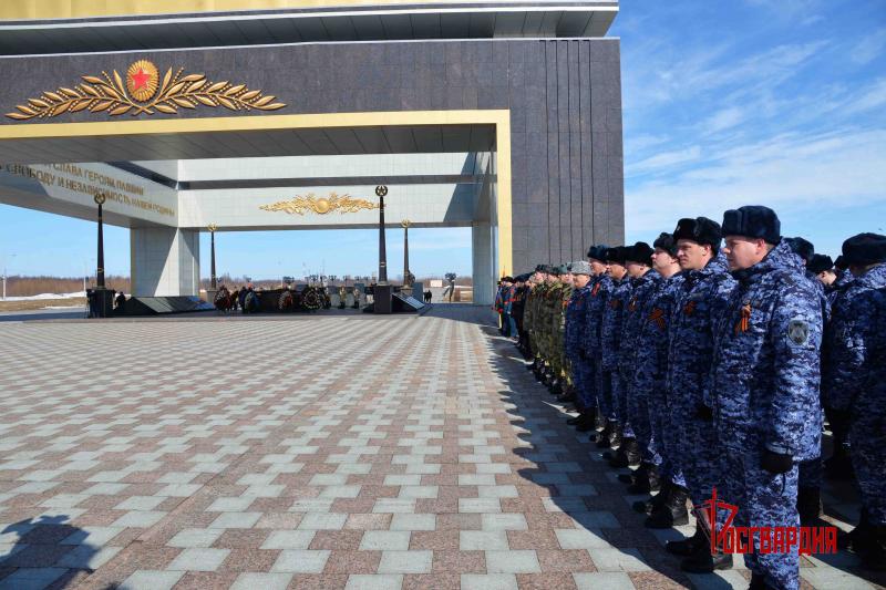 На Ямале росгвардейцы приняли участие в парадном шествии в честь Дня Победы