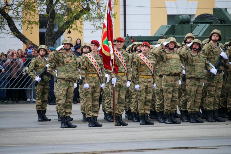 В Ставрополе росгвардейцы приняли участие в параде, посвященном 76-й годовщине Победы в Великой Отечественной войне