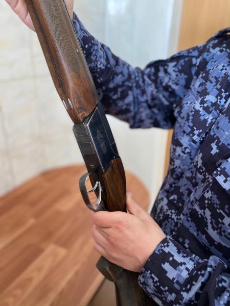 В Нарьян-Маре сотрудники Росгвардии предупреждают о последствиях нетрезвого ношения оружия