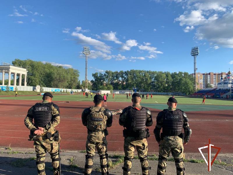 Бойцы златоустовского ОМОН обеспечили безопасность на Кубке России по футболу