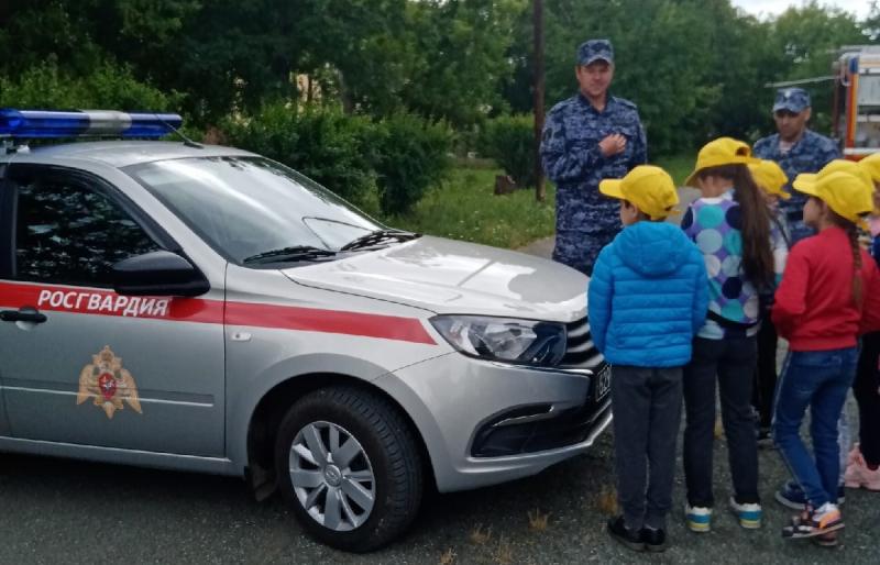 На Среднем Урале сотрудники Росгвардии приняли участие в Форуме детской безопасности