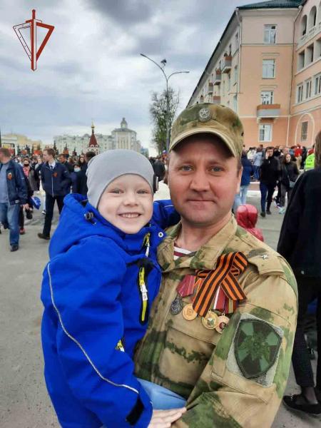 В Мордовии дети росгвардейцев приняли участие в акции, приуроченной ко Дню отца