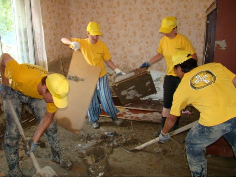 Как волонтёры-саентологи помогали в Крымске