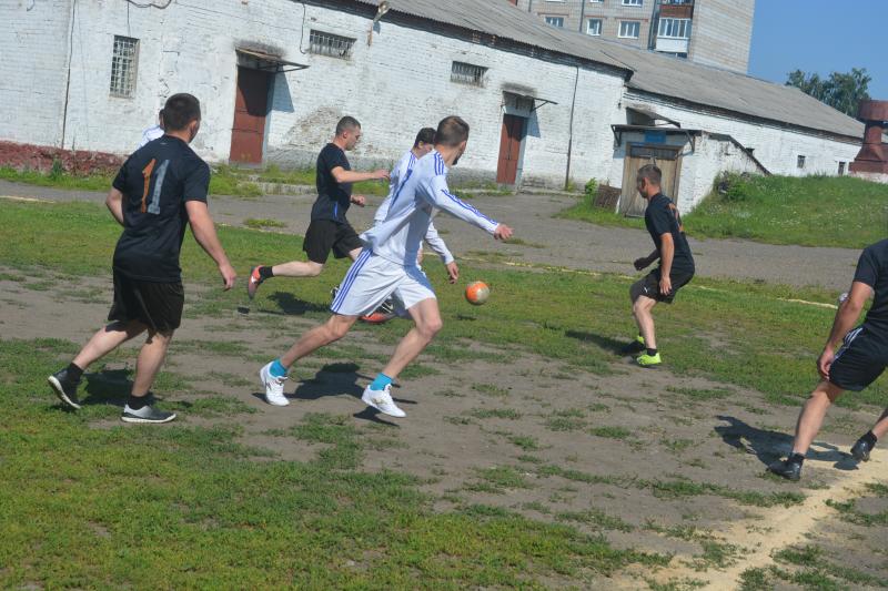 Спортсмены Томской областной федерации футбола сыграли с осужденными в СИЗО-1