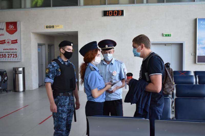 Белгородские транспортные полицейские приняли участие в акции «Отпуск – без долгов!»