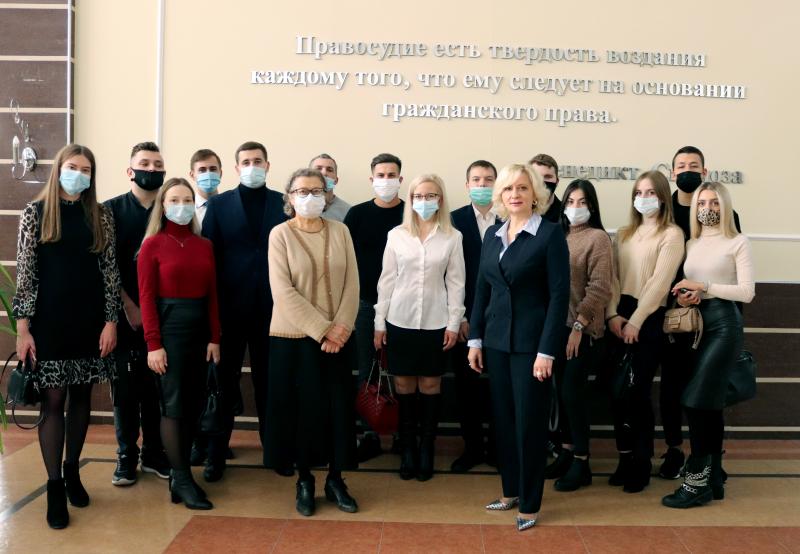 Студенты Президентской академии посетили Арбитражный суд Липецкой области
