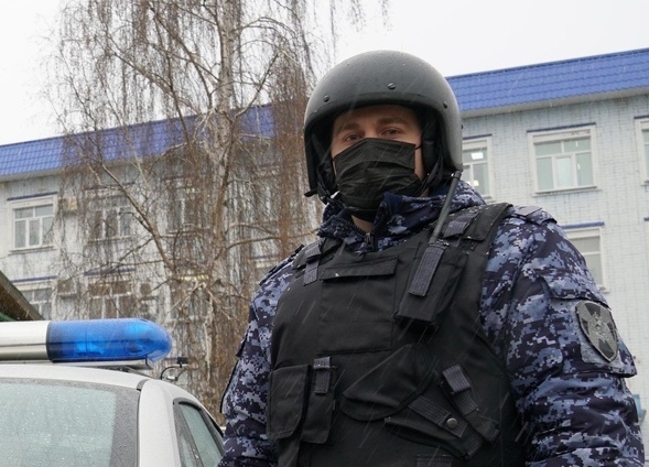 В Кирове росгвардейцы задержали гражданина, подозреваемого в разбойном нападении