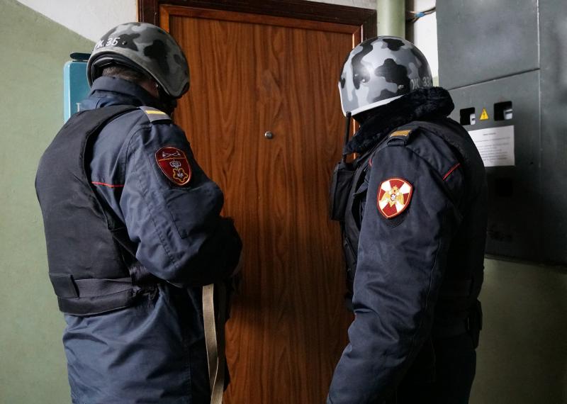 В Димитровграде сотрудники вневедомственной охраны Росгвардии задержали женщину, подозреваемую в умышленном причинении вреда здоровью