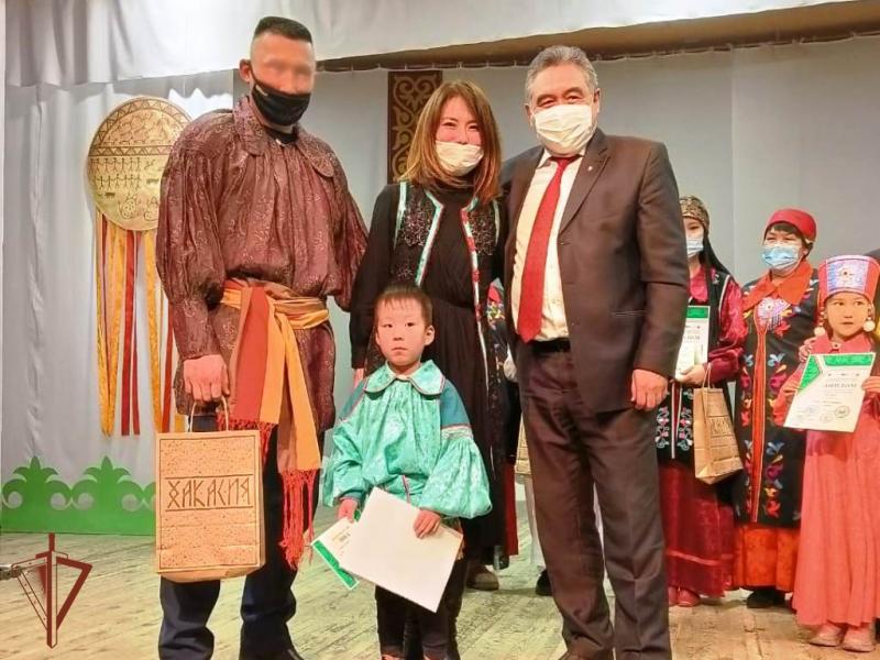 Семья сотрудника Росгвардии победила в национальном фестивале-конкурсе в Хакасии