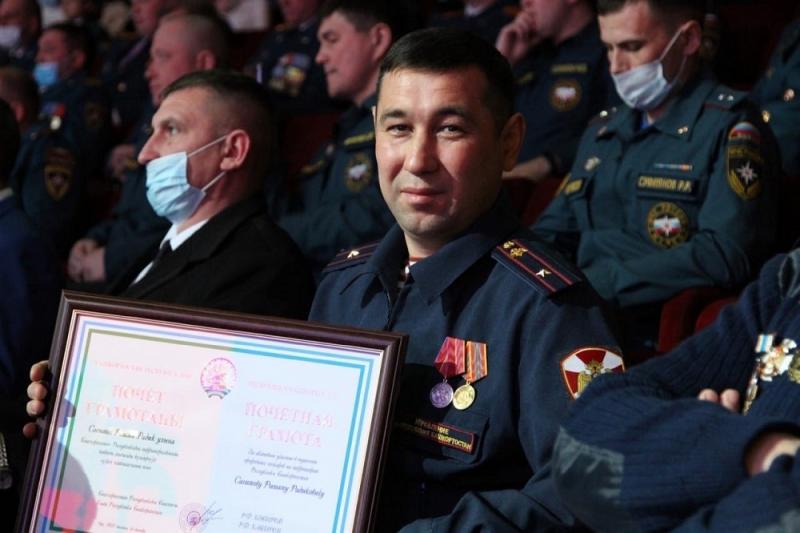 Глава Башкирии наградил сотрудника и ветеранов Росгвардии за помощь в борьбе с лесными пожарами