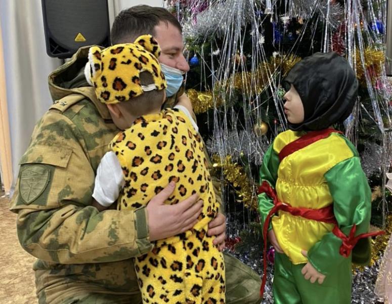 Военный Дед Мороз от Росгвардии поздравил воспитанников детского дома в Иркутской области