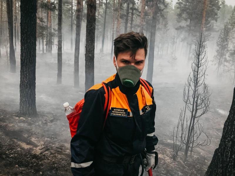 Энергетику-добровольцу «Мариэнерго» вручили благодарность за тушение лесных пожаров