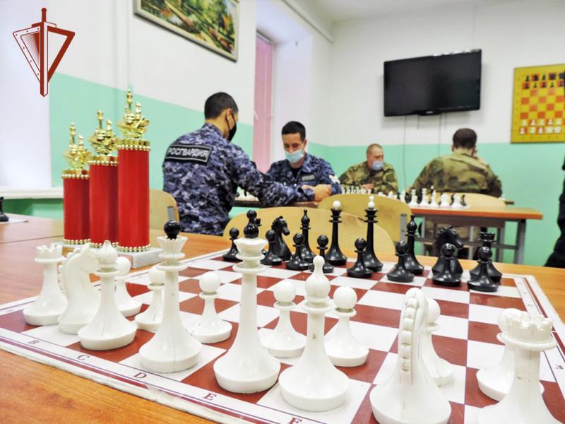 Сильнейших шахматистов определили в Росгвардии по Хакасии