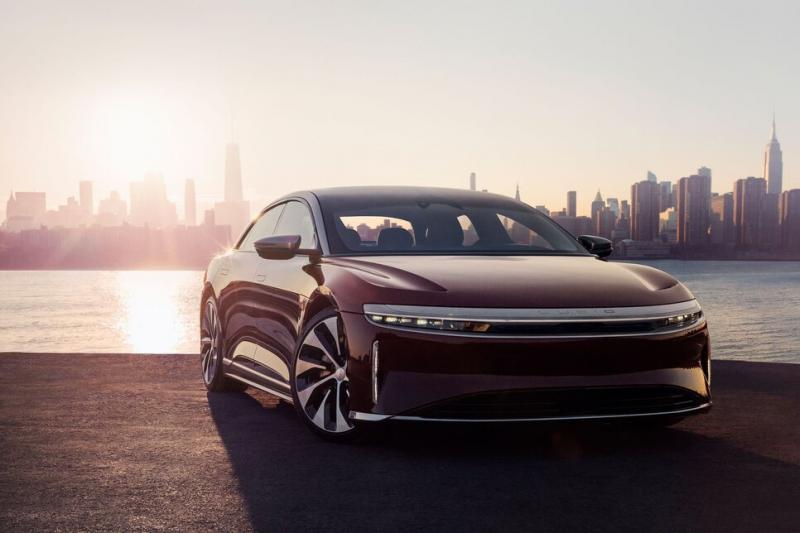 Алексей Тузов для ФедералПресс:
Субсидии государства, развитие зарядной инфраструктуры и первый отечественный электромобиль: прогнозы развития транспорта в 2022 году