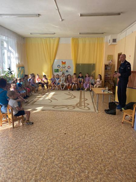 Огнеборцы из Дмитрова провели открытые уроки для детей в поселке Рыбное