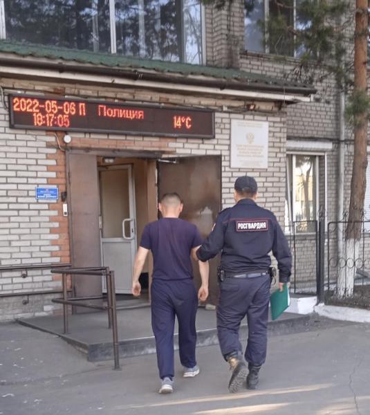 Росгвардейцы Тувы задержали мужчину, объявленного в розыск