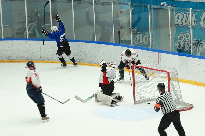 Команда «Россети Тюмень» стала чемпионом Сургутской хоккейной лиги