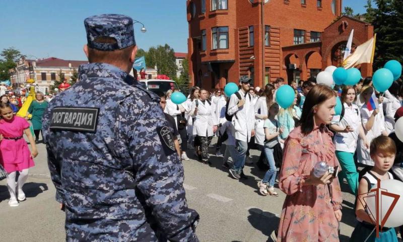 Росгвардия на Урале обеспечила правопорядок и безопасность мероприятий, посвящённых Дню защиты детей