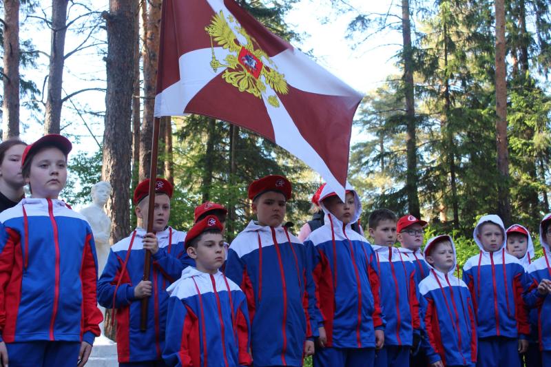 В Кировской области росгвардейцы проводят занятия с курсантами военно-патриотической смены