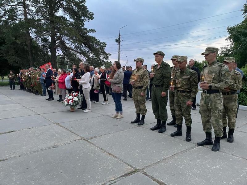 В Димитровграде военнослужащие Росгвардии приняли участие в памятных мероприятиях в День памяти и скорби