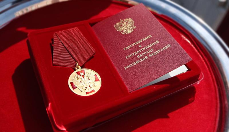 Офицеру Росгвардии вручили государственную награду в Тамбове