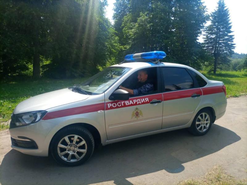 СОТРУДНИКИ НАРО-ФОМИНСКОГО ОВО ЗАДЕРЖАЛИ ЖЕНЩИНУ, ПОДОЗРЕВАЕМУЮ В КРАЖЕ КОШЕЛЬКА У ПОСЕТИТЕЛЯ КАФЕ