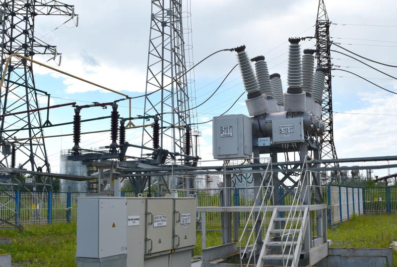 Энергетики модернизировали защиту ключевого оборудования на высоковольтных центрах питания в Югре