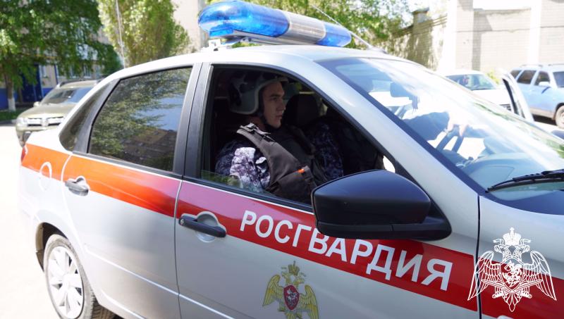 В Саратовской области сотрудники Росгвардии задержали гражданку, находившуюся за рулём в состоянии алкогольного опьянения