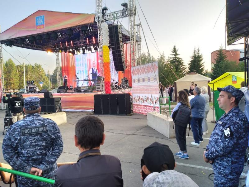 Росгвардия осуществила охрану общественного порядка во время празднования дня города Саянска в Иркутской области