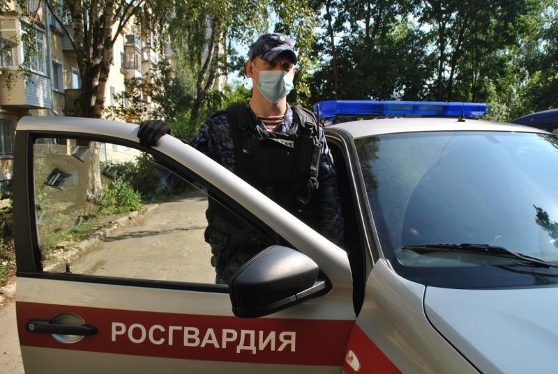 В Кирове росгвардейцы задержали подозреваемых в приобретении наркотиков