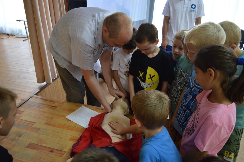 Участники студенческого отряда «Курскэнерго» провели урок электробезопасности для детей