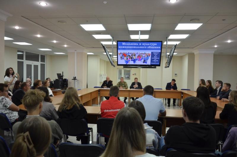В Пензе представители Росгвардии приняли участие в заседании круглого стола ко Дню солидарности в борьбе с терроризмом