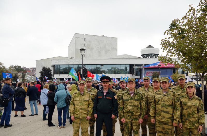 «Своих не бросаем!»: Росгвардейцы в Воронеже приняли участие в  патриотической акции