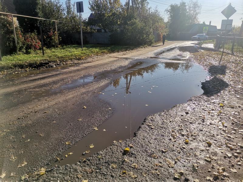 Под Воронежем начала разрушаться недавно отремонтированная дорога